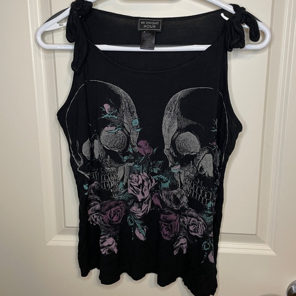 Double skull and roses tied at shoulder tank top - Picture 3 of 3